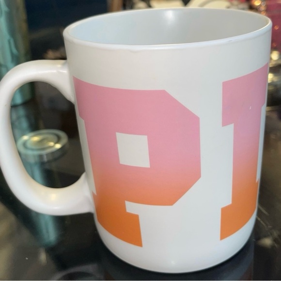 A Bundle of Three PINK mug cups - Picture 9 of 11